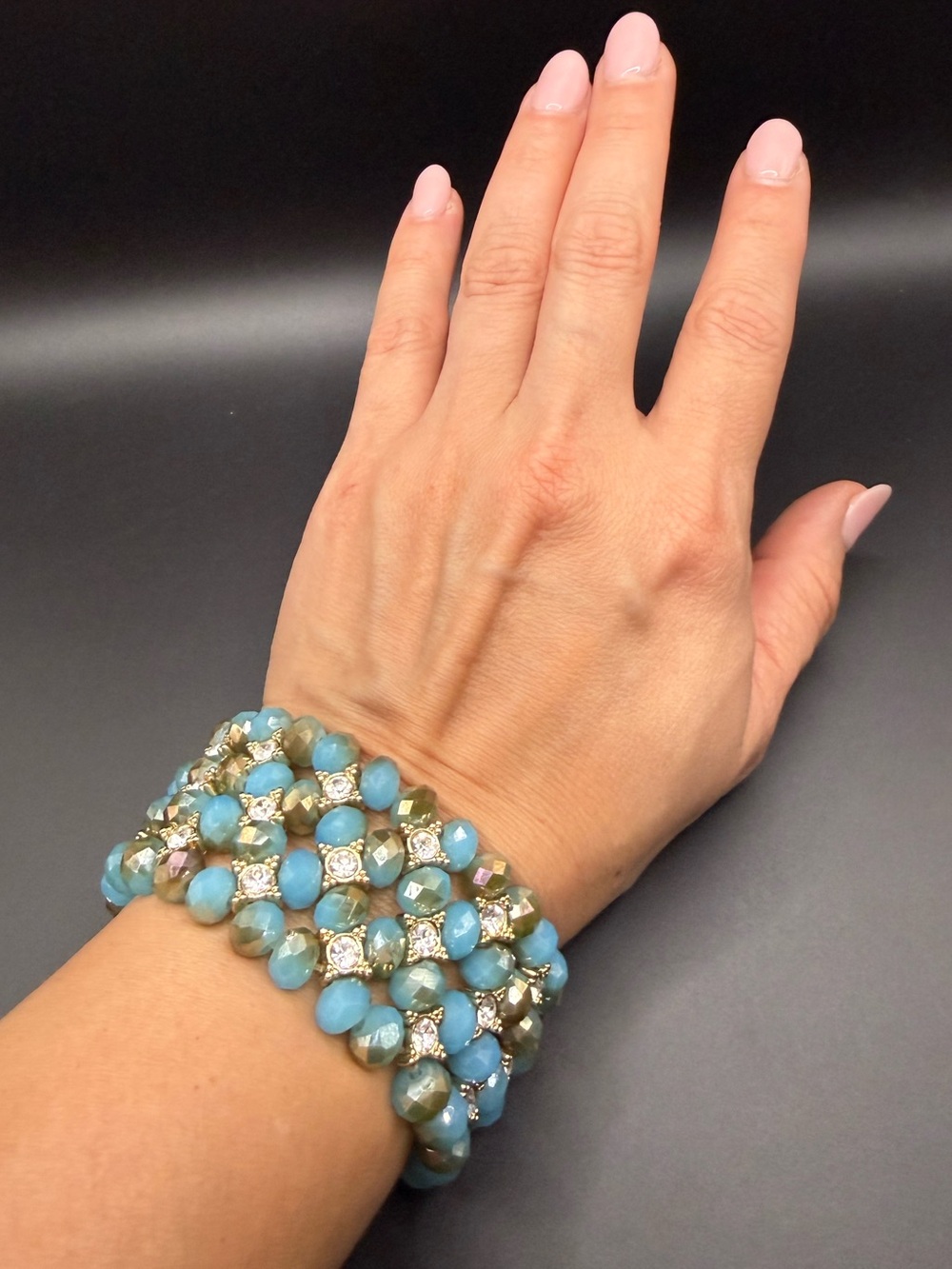 NWT Premier Designs Belize Aqua Bead Bracelet with Gold and Crystal Accents
